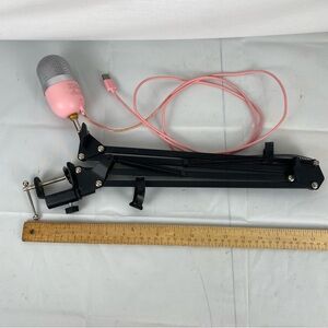 RAZER SEIREN MINI QUARTZ ULTRA COMPACT CONDENSER MICROPHONE pink w/scissor arm